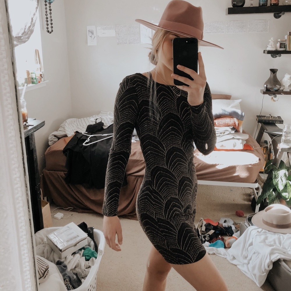 Lulus sparkly dress